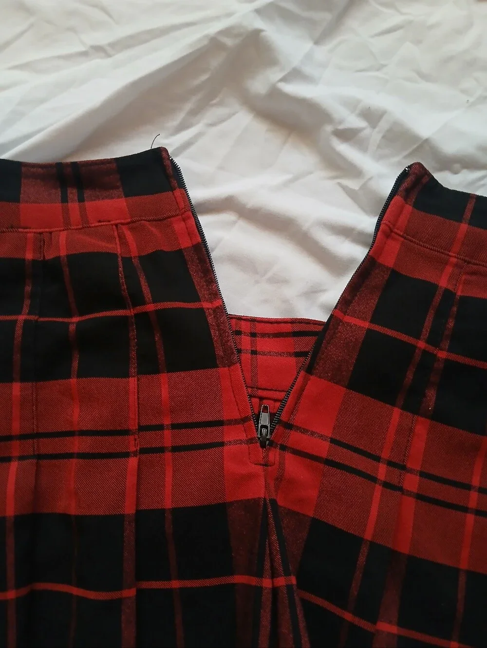 Love Tree Red and Black Plaid Pleated Skirt